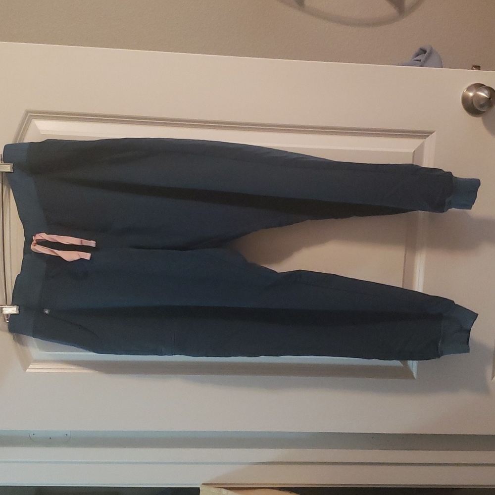 Figs Zamora Scrub Pants size L in Caribbean Blue